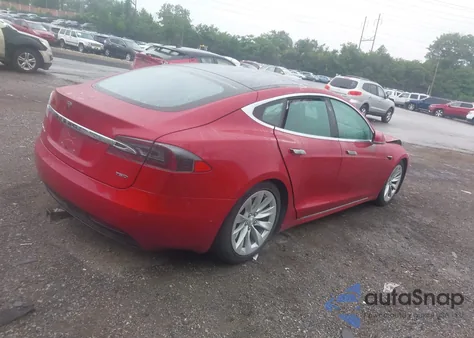 2018 Tesla Model S 100D/75D/P100D z USA, uszkodzony, nr VIN 5YJSA1E27JF247637
